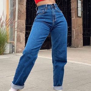 NWT Dark Denim High Waisted Mom Jeans by Fashion Nova- Size 0